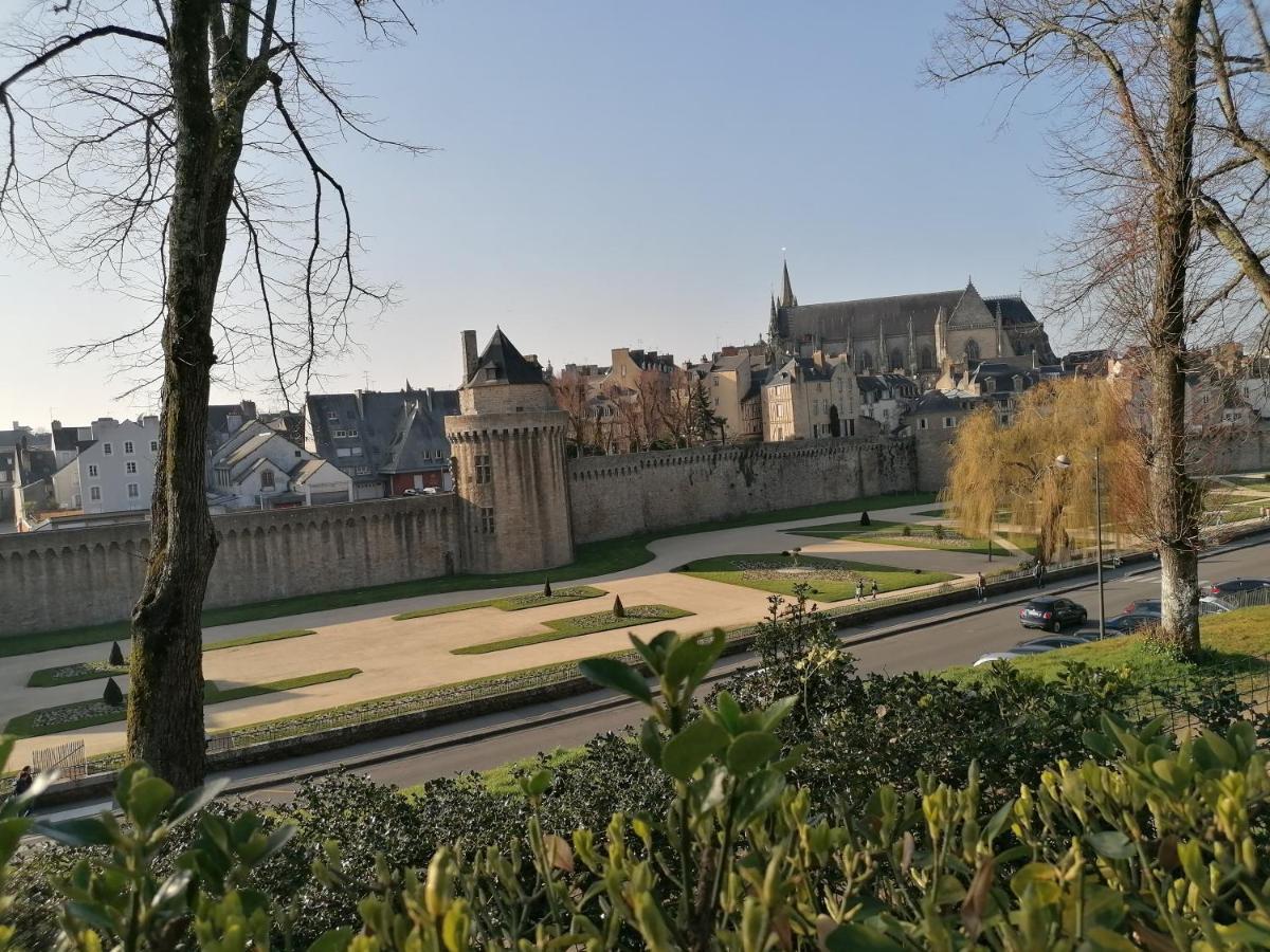 Vannes Au Calme Quartier Port Exterior photo